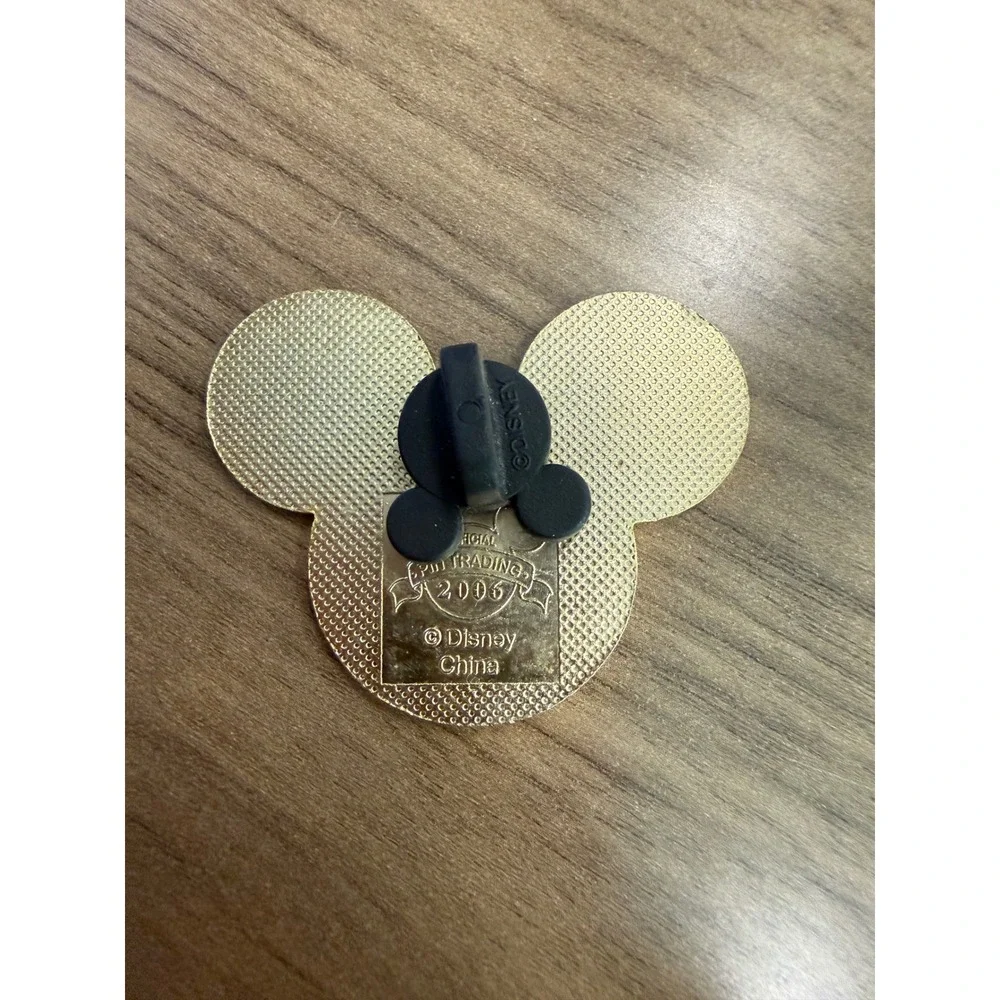 Disney Pin Trading 2006 Mickey Mouse Head Leopard Animal Print Enamel Pin Gold
